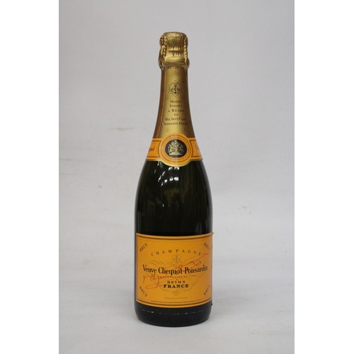 312 - A BOTTLE OF 75CL VEUVE CLICQUOT PONSARDIN CHAMPAGNE