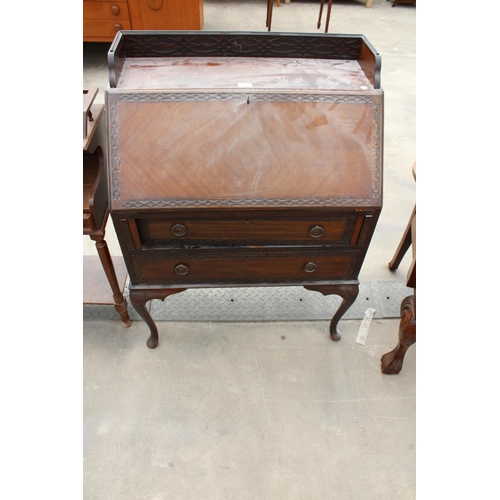 2861 - AN EDWARDIAN MAHOGANY BUREAU WITH GALLERY BACK ON CABRIOLE LEGS