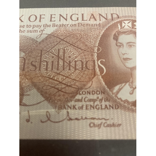 317 - SIX BANK OF ENGLAND TEN SHILLINGS' NOTES - 3 SIGNED J.Q. HOLLOM (1962 - 1966) FEATURING QUEEN ELIZAB... 