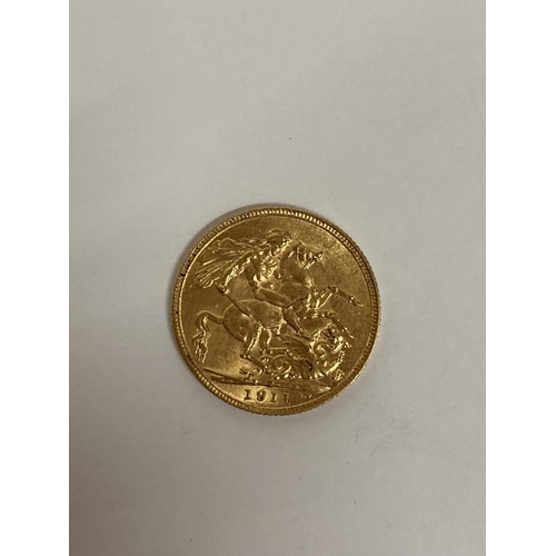 273 - A 1911 GOLD FULL SOVEREIGN COIN