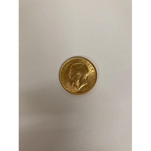 276 - A 1915 GOLD FULL SOVEREIGN COIN