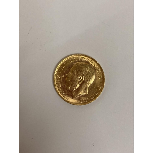 284 - A 1915 GOLD FULL SOVEREIGN COIN