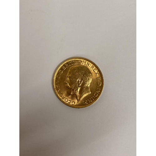 285 - A 1915 GOLD FULL SOVEREIGN COIN