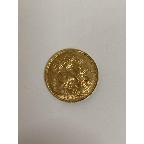 295 - A 1907 GOLD FULL SOVEREIGN COIN