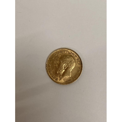 298 - A 1914 GOLD HALF SOVEREIGN COIN