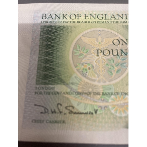 321 - A COLLECTION OF 19 BANK OF ENGLAND ONE POUND NOTES 7 SIGNED BY CHIEF CASHIER JOHN PAGE (1970 - 1980)... 