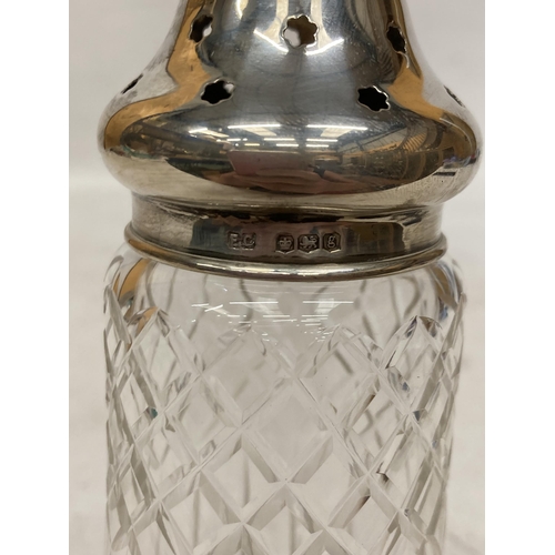 37 - A HALLMARKED SHEFFIELD SILVER TOPPED SUGAR SIFTER