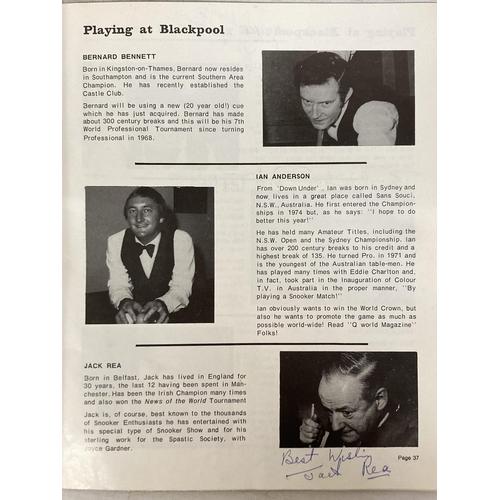 38 - AN EMBASSY WORLD PROFESSIONAL SNOOKER CHAMPTIONSHIPS 1976 SOUVENIR PROGRAMME SIGNED BY ALEX HIGGINS