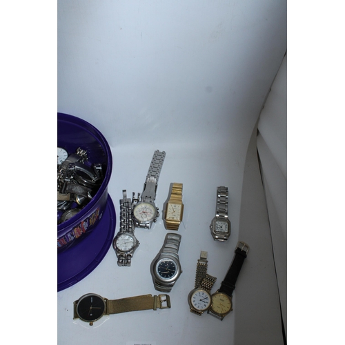 115 - A COLLECTION OF WATCHES TO INCLUDE ACCURIST AND SEKONDA ( 23 IN TOTAL ), SOME MECHANICAL, SOME BATTE... 