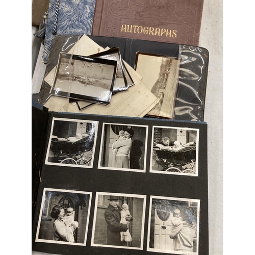 195 - A QUANTITY OF VINTAGE PHOTO ALBUMS AND VINTAGE PICTURES