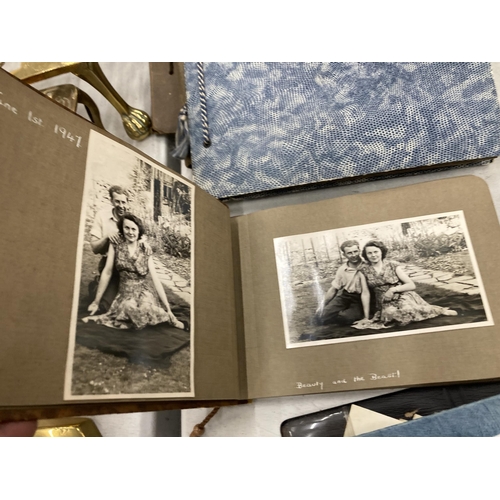 195 - A QUANTITY OF VINTAGE PHOTO ALBUMS AND VINTAGE PICTURES