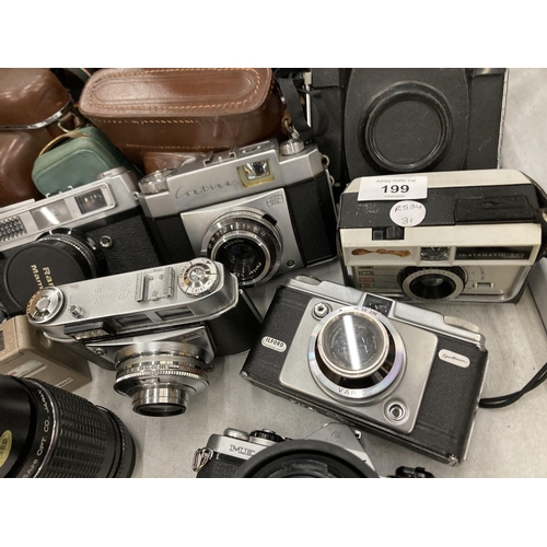 199 - A COLLECTION OF VINTAGE CAMERAS TO INCLUDE A PENTAX ME, KODAK RETINETTE, RANK MAMIYA, ZEISS CONTINA,... 