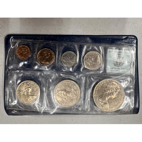 432 - NEW ZEALAND COIN YEAR PACKS : 1968, 1970, 1975-77 PLUS COOK ISLANDS 1969