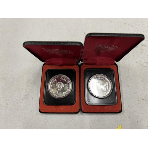 453 - TWO CANADA 1975 SILVER PROOF DOLLAR COINS, BOTH ARE CASED