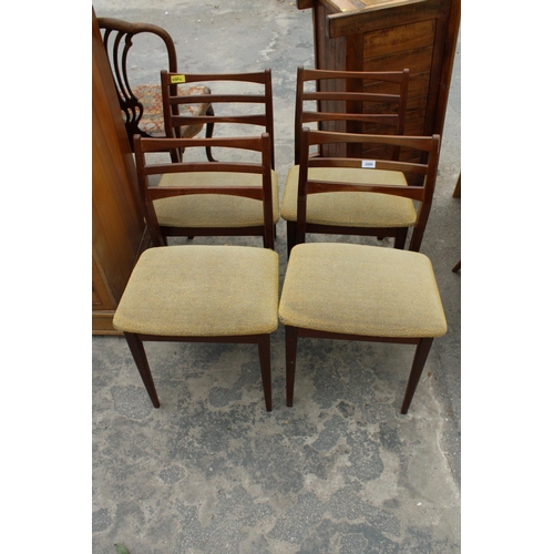 2809 - A SET OF FOUR RETRO TEAK DINING CHAIRS WITH LADDER-BACKS