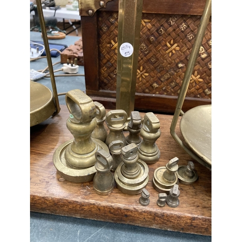 81 - A SET OF W.T. AVERY LTD BIRMINGHAM BRASS SCALES AND WEIGHTS