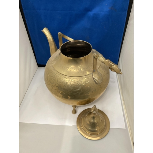 87 - A VINTAGE BRASS LARGE KETTLE WITH AN ETCHED FLORAL DESIGN