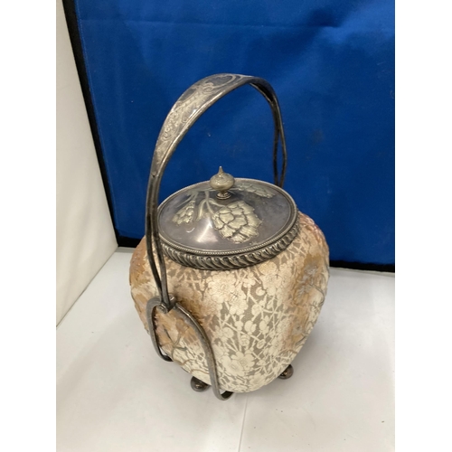 97 - AN ANTIQUE DOULTON BURSLEM SEMI PORCELAIN BISCUIT BARREL WITH SILVER PLATED COVER AND SWING HANDLE