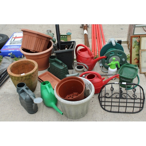 1976 - AN ASSORTMENT OF GARDEN ITEMS TO INCLUDE A GALVANISED WATERING CAN, SPANNERS AND A HOSE REEL ETC