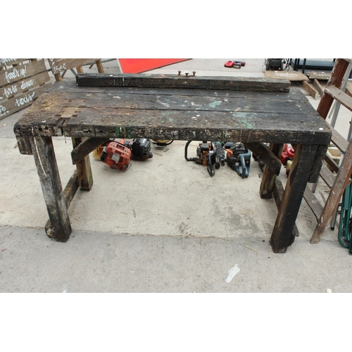 1983 - A VINTAGE HEAVY DUTY WORK BENCH