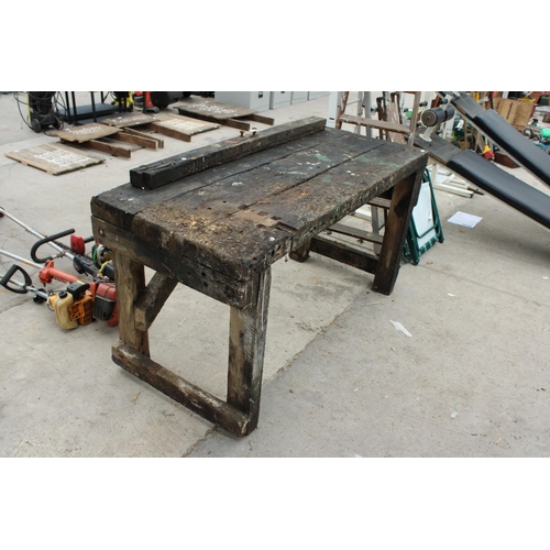 1983 - A VINTAGE HEAVY DUTY WORK BENCH