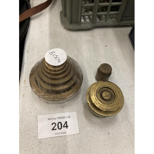 204 - A QUANTITY OF VINTAGE BRASS WEIGHTS