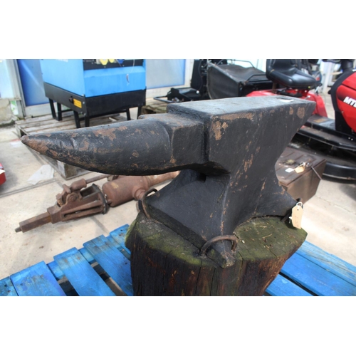 114 - LARGE ANVIL ON OAK STAND 3 FT  NO VAT