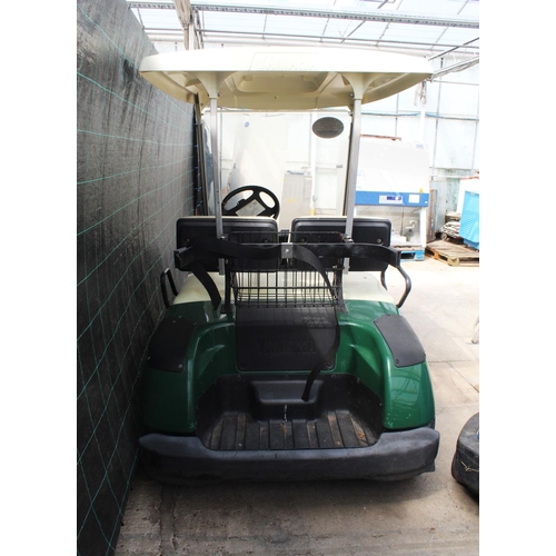 118 - ELECTRIC GOLF BUGGY AND CHARGER (NOT IN WORKING ORDER)  NO VAT