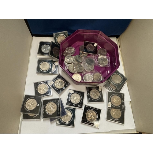 432A - A TIN CONTAINING 43 VARIOUS QE11 , UK , CROWN COINS