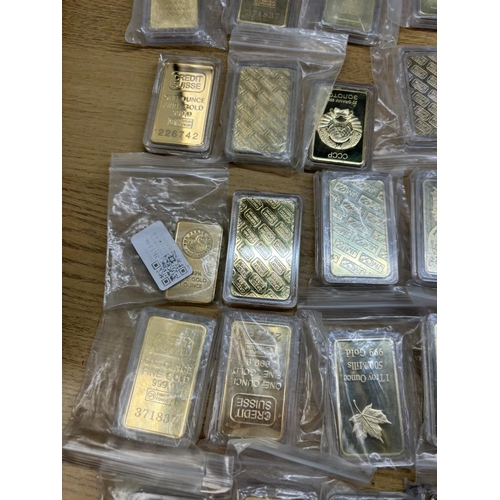 455A - A LARGE QUANTITY OF GOLD PLATED REPLICA INGOTS (34 IN TOTAL)