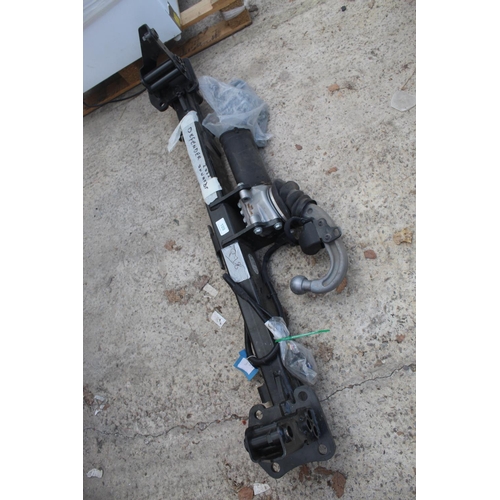 30 - GENUINE LAND ROVER TOW BAR 2022 ONWARDS EX DISPLAY  + VAT