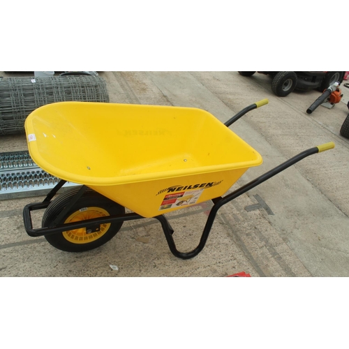 1394 - WHEELBARROW  + VAT