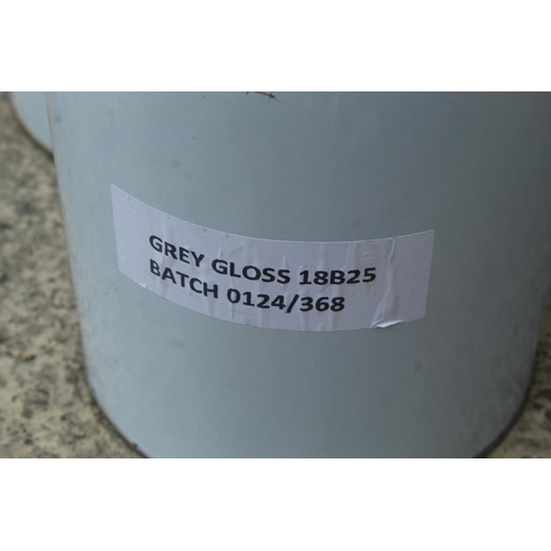 1404 - 2 GREY GLOSS 5 LTR  + VAT