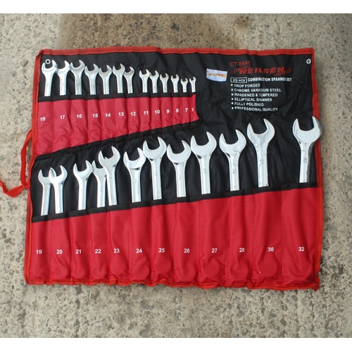 1405 - 25 PIECE SPANNER SET  + VAT