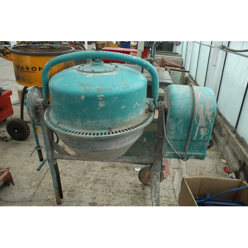 2 - TOOLMASTER CEMENT MIXER  IN WORKING ORDER+  VAT