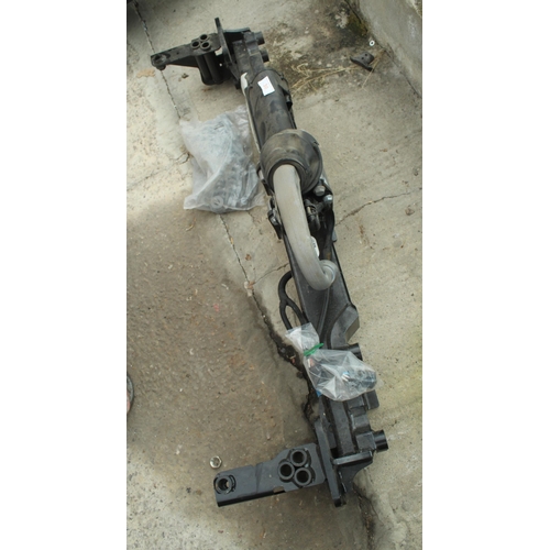 30 - GENUINE LAND ROVER TOW BAR 2022 ONWARDS EX DISPLAY  + VAT