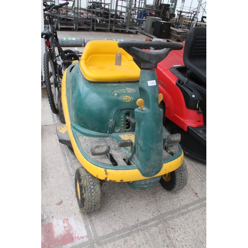 100 - MTD YARD-MAN DX -70 RIDE ON MOWER IN WORKING ORDER NO VAT