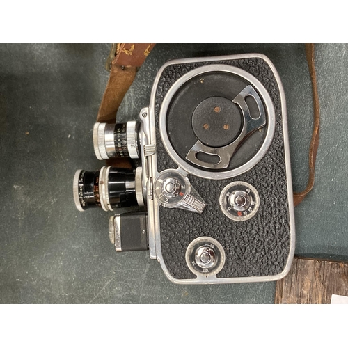 85 - A VINTAGE PAILLARD BOLEX B8L VARIABLE SPEED MOVIE CAMERA IN ORIGINAL CASE WITH INSTRUCTION MANUAL