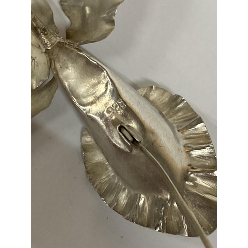 688 - AN ANTIQUE 925 SILVER FIGURAL EXOTIC ORCHID FLOWER BROOCH