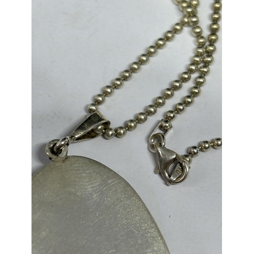 713 - A MARKED SILVER BALL NECKLACE WITH A LARGE  SILVER PENDANT