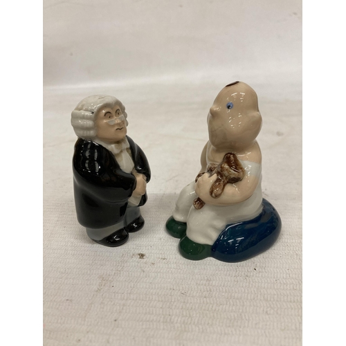 898A - TWO FIGURES TO INCLUDE A WADE BARRISTER AND A WADE MEMBERSHIP PIECE OF A BOY HOLDING A BEAR