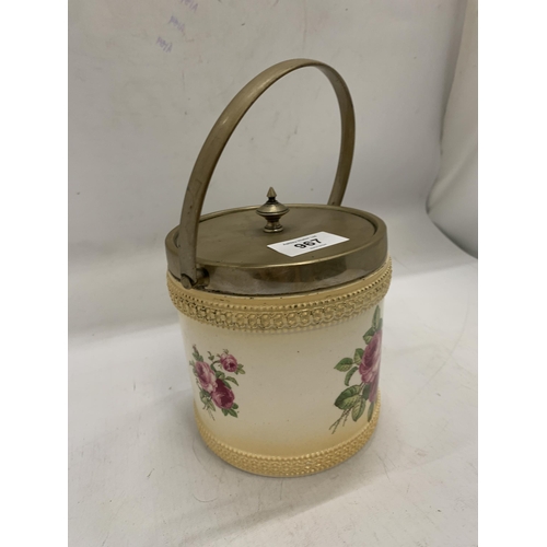 967 - A MID-VICTORIAN GEORGE JONES BISCUIT BARREL IN GOOD CONDITION