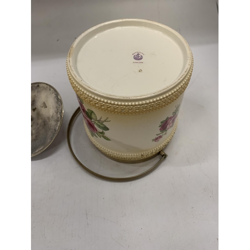 967 - A MID-VICTORIAN GEORGE JONES BISCUIT BARREL IN GOOD CONDITION