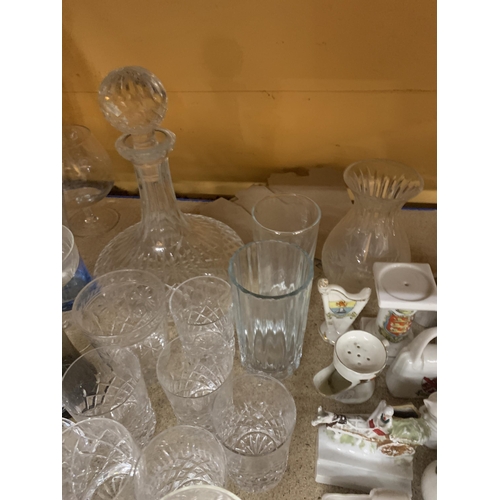 1016 - A QUANTITY OF GLASSWARE TO INCLUDE A SHIP'S DECANTER, BRANDY BALLOONS, WINE GLASSES, TUMBLERS, ETC