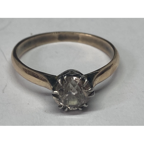 518 - A TESTED TO 18 CARAT YELLOW GOLD RING (HALLMARK WORN) WITH A SOLITARE DIAMOND SIZE N GROSS WEIGHT 2.... 