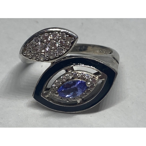 586 - A MARKED SILVER DRESS RING WITH STONES SIZE S/T IN A PRESENTATION BOX