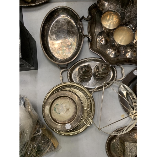 163 - A LARGE QUANTITY OF SILVERPLATE TO INCLUDE TRAYS, COFFEE POTS, MONEY BOX ETC