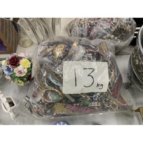 173 - A 13KG BAG OF VINTAGE COSTUME JEWELLERY