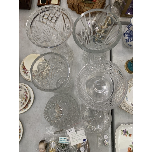 176 - A MIXED LOT OF GLASSWARE TO INCLUDE THREE VASES, A DECANTER PLUS TWO FOOTED BOWLS