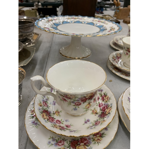 178 - A QUEEN ANNE PART TEA SET TO INCLUDE CUPS, PLATES AND SAUCERS TOGETHER WITH A CROWN STAFFORDSHIRE CA... 